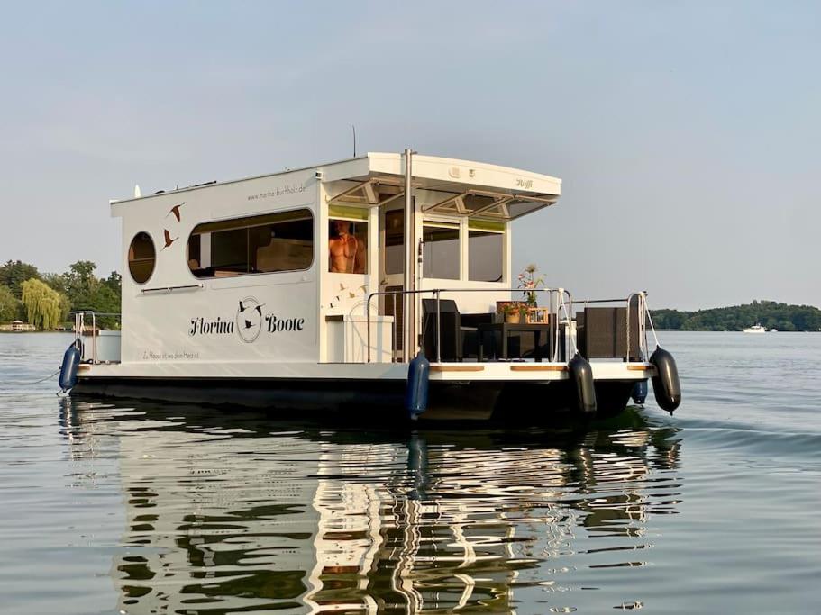 Rollyboot Florina Hausboot 1
